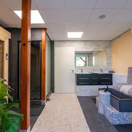 Wellness Studio Tiel Met Sauna En Jacuzzi Exterior photo